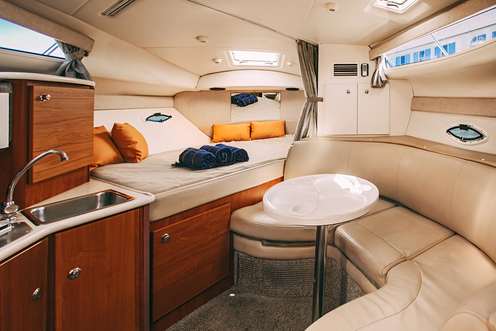 Катер Bayliner 305 «Дыхание ветра»